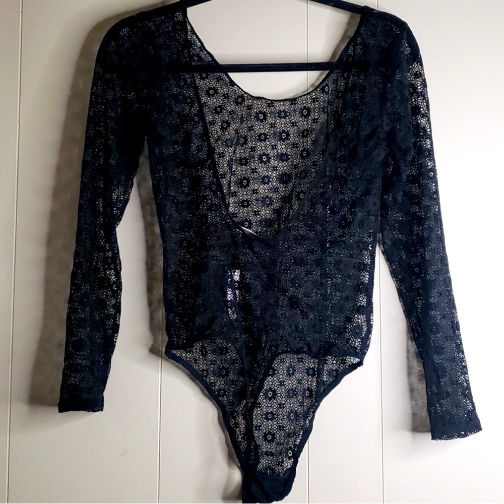 NWT Victoria Secret Black Sheer Floral
Print Thong Bodysuit Sz M/L - Picture 6 of 15